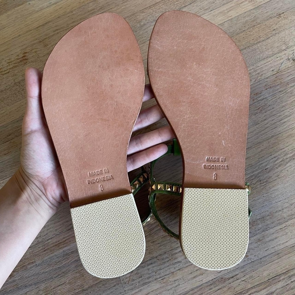 NIB Mystique Sandal Thong Olive‎ Green Leather Gold Studded Sandals Size 8 - Picture 7 of 8